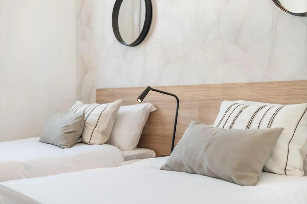 22Nd Floor Modern Urban Sky Apartment With Parking & Gym By Rems Malaga