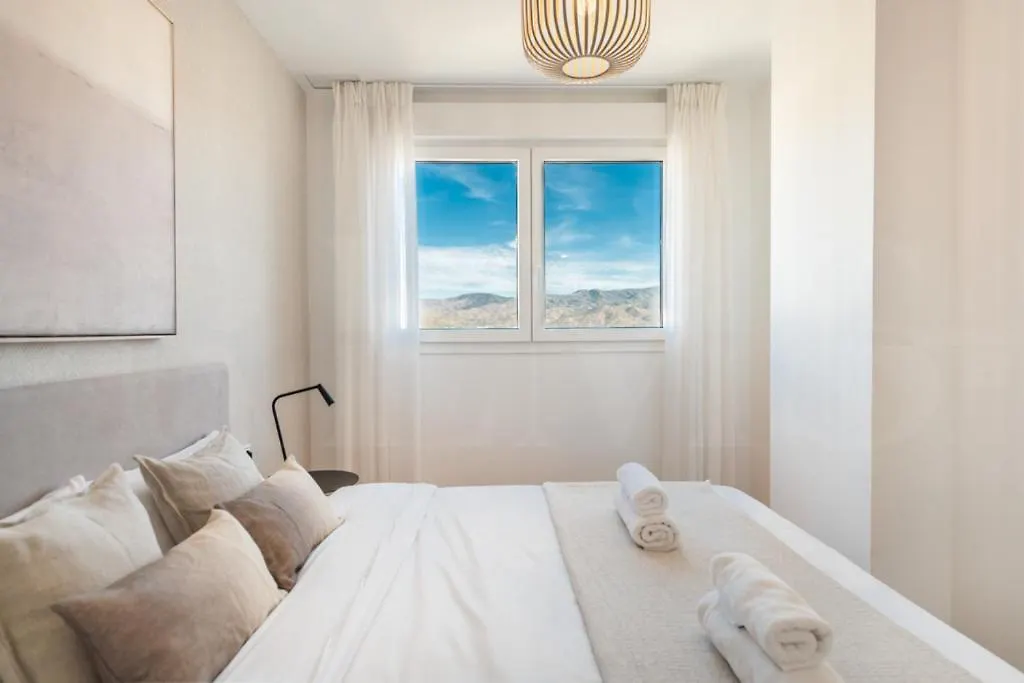 22Nd Floor Modern Urban Sky Apartment With Parking & Gym By Rems Malaga 0*,  Spain