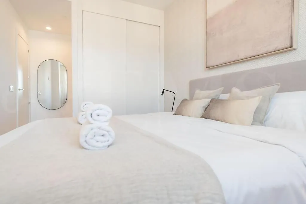 22Nd Floor Modern Urban Sky Apartment With Parking & Gym By Rems Malaga 0*,  Spain