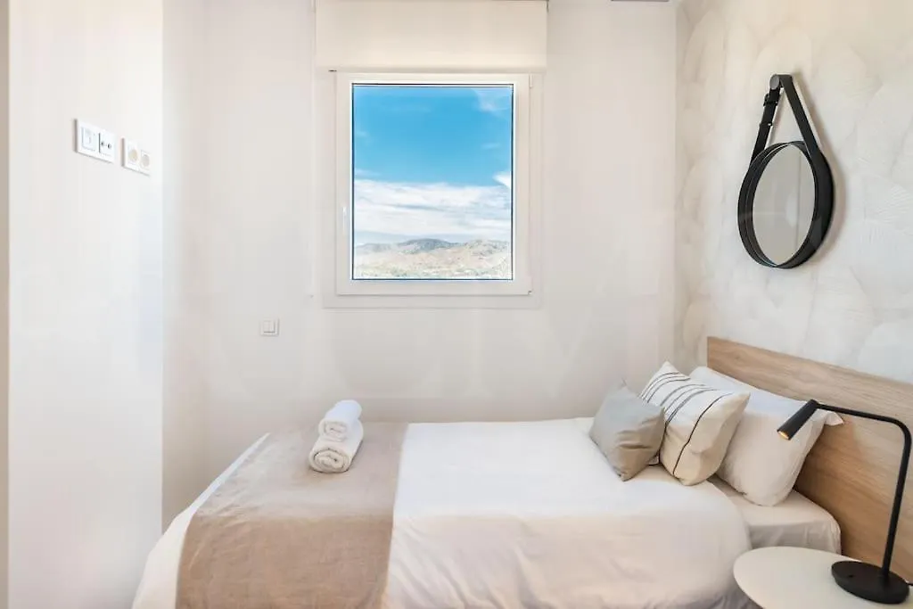 22Nd Floor Modern Urban Sky Apartment With Parking & Gym By Rems Málaga