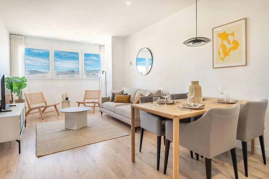 22Nd Floor Modern Urban Sky Apartment With Parking & Gym By Rems Málaga 0*,